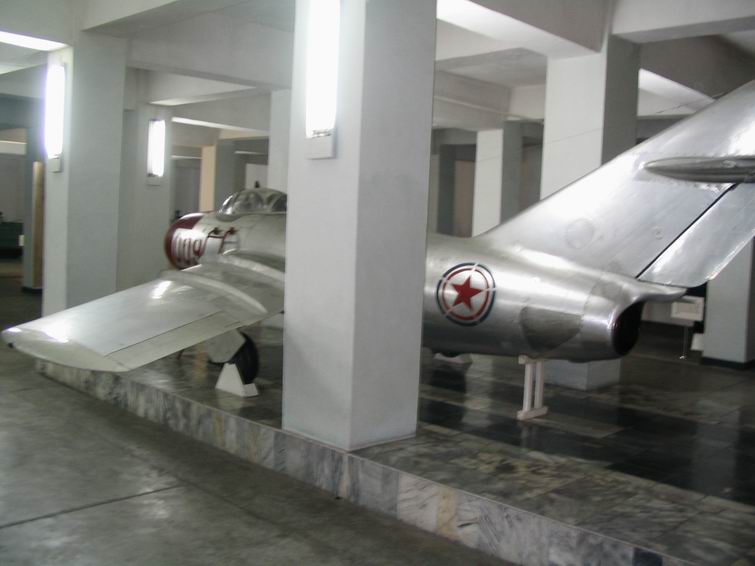 解放战争纪念馆 -  缴获的美军飞机