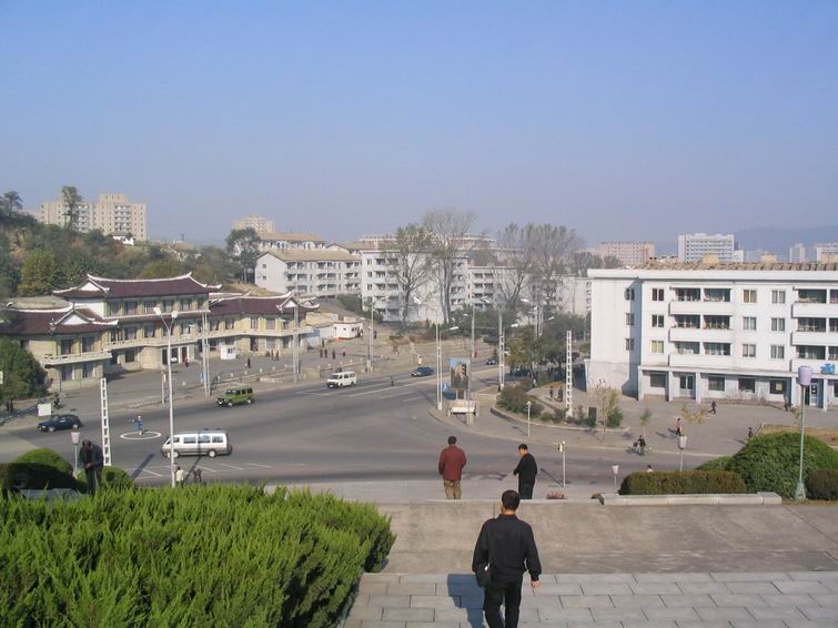 这一带叫战友洞，洞可能相当于我们的居委会