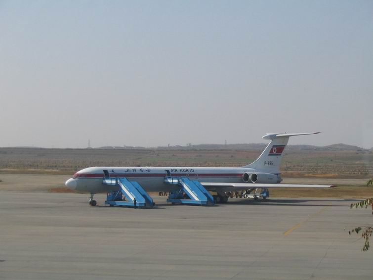 我们乘坐的高丽航空公司的班机，机型是伊尔