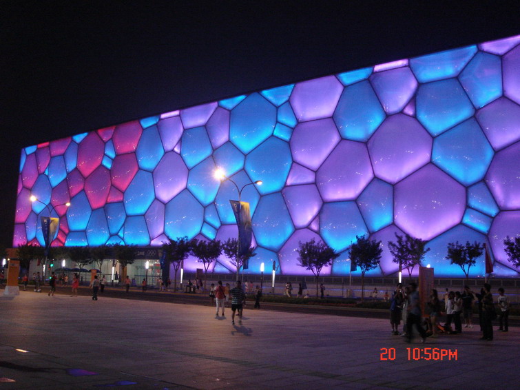 多姿多彩的水立方