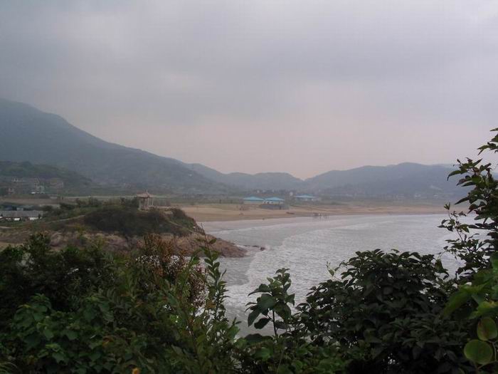 安其峰下的塔湾金沙