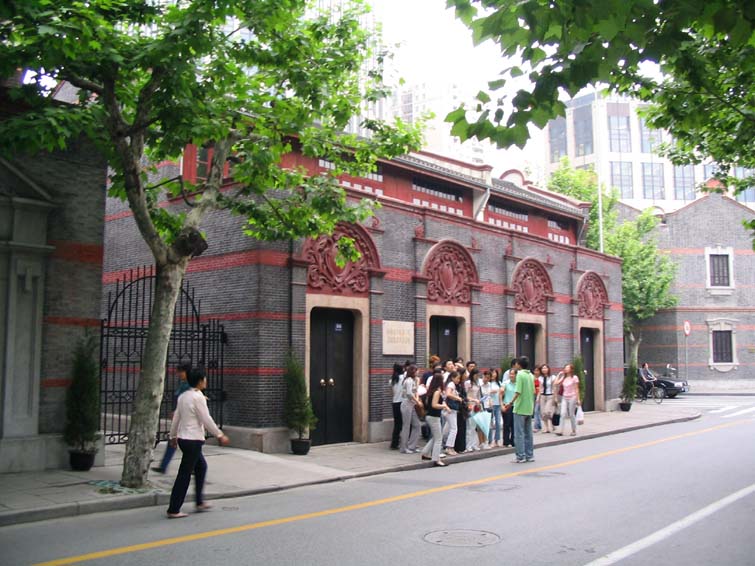 在不起眼小巷中的中共一大会址